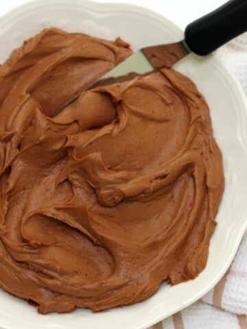 Delicious Chocolate "Mock Mousse" recipe by My Cake School. Amazing filling for chocolate cakes and cupcakes!