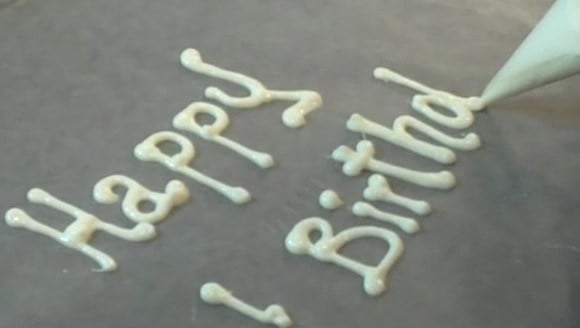 Piping Chocolate Letters for your Cakes