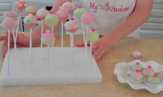 Love these! Learn to make beautiful cake pops and cake truffles in this My Cake School video tutorial! 