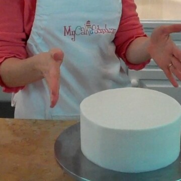 Learn to create flawlessly smooth buttercream in this Viva Paper Towel Method of Smoothing member cake video tutorial by MyCakeSchool.com!