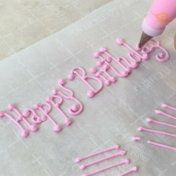 Writing on Cakes with Buttercream