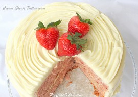 We LOVE Cream Cheese Frosting! Try this MyCakeSchool.com recipe as a filling & frosting for your cakes and cupcakes!