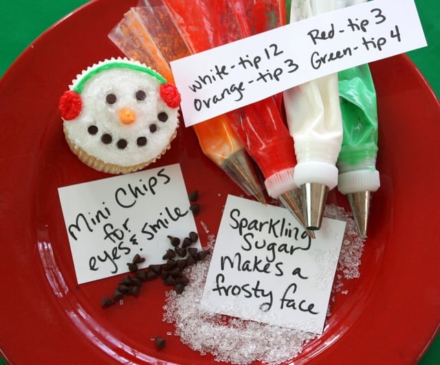 Adorable Christmas and Winter Cupcake Tutorial by My Cake School!