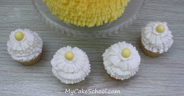 Learn to Create Beautiful Buttercream Ruffles with Piping Tips 050 & 070!