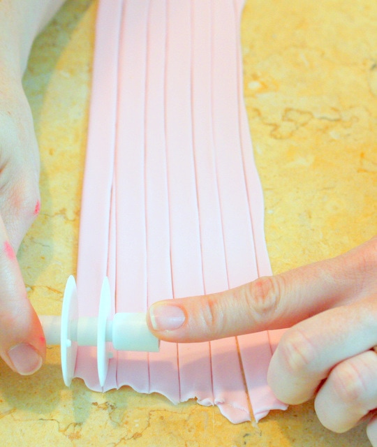 How to Make a Fondant Ruffle Rose! Free Cake Tutorial! | My Cake School