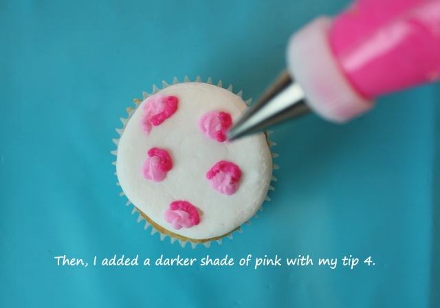 Learn how to make Leopard Print Cupcakes in this MyCakeSchool.com free cake blog and cake video tutorial!