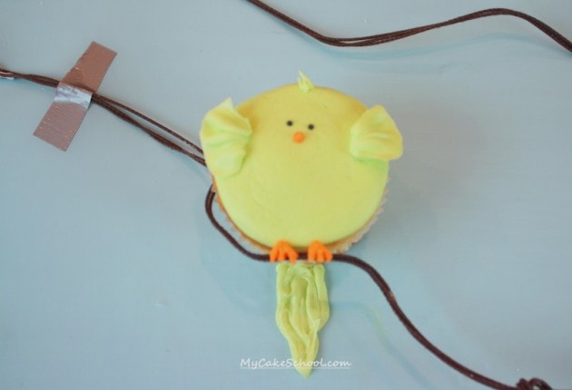 CUTE Buttercream Bird Cupcake Tutorial by MyCakeSchool.com!Free Cupcake Tutorial! This would be adorable for young birthdays or baby showers!