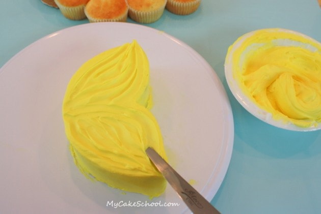Fish Cupcake Cake Tutorial by MyCakeSchool.com! Perfect for pool or beach themed parties! 