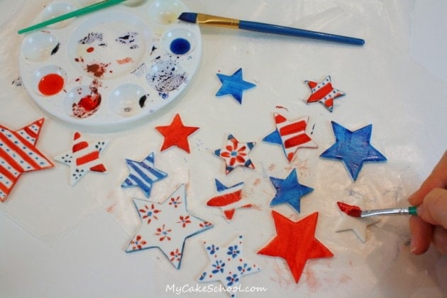 We Heart America! A fun, free patriotic cake tutorial by MyCakeSchool.com!