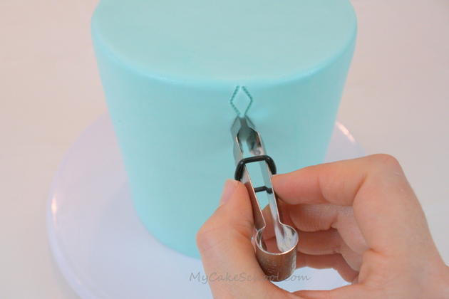 Learn to use a fondant crimper in MyCakeSchool.com's free cake decorating tutorial! {My Cake School Online Cake Classes, Tutorials, & Recipes}