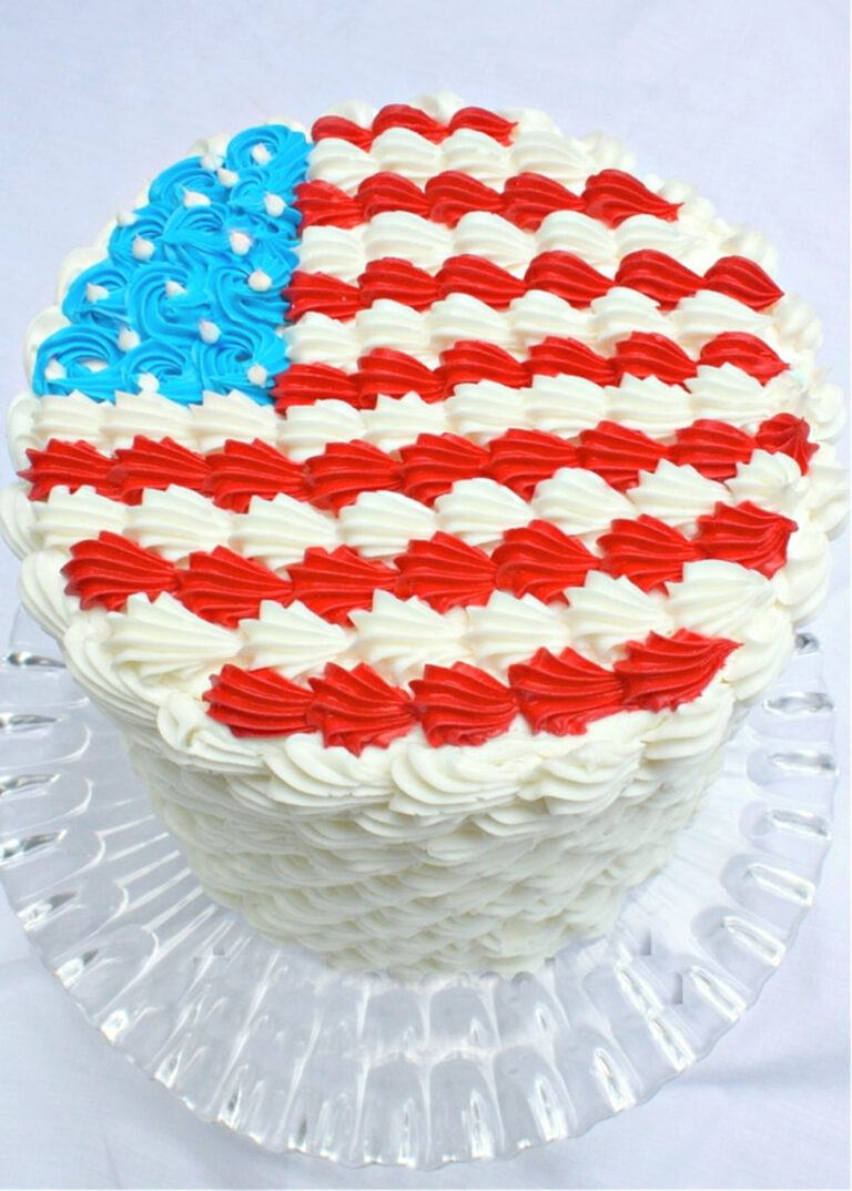 Fourth of July Cake and Cupcakes! Blog Tutorial