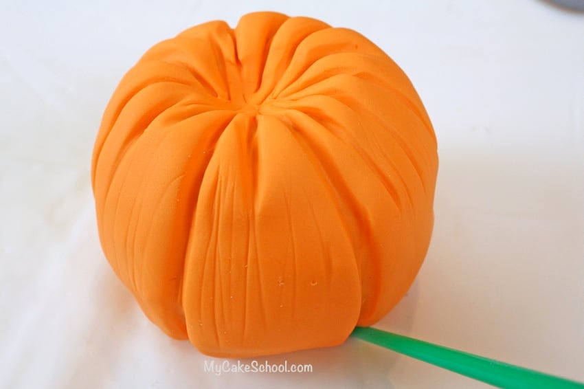 Free Cake Topper Tutorial by MyCakeSchool.com! Learn to make adorable pumpkins for your fall cakes! So simple!