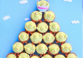The cutest buttercream cupcake chick cupcakes! These are perfect for Easter! Free cupcake decorating tutorial by MyCakeSchool.com!