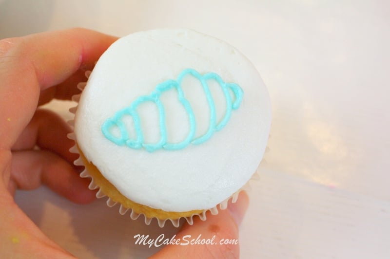 Bright and Cheerful Buttercream Cupcake Tutorial! Lilly Pulitzer Inspired. Free Tutorial by MyCakeSchool.com. Online Cake Decorating Tutorials, Videos, and Recipes! 