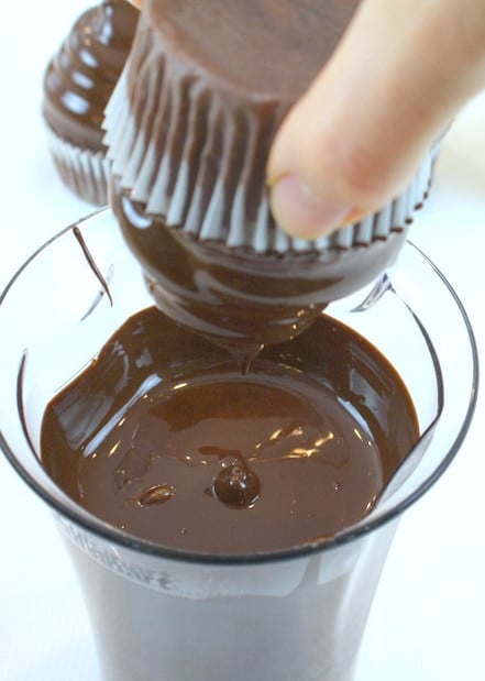 The perfect Chocolate Shell Coating for Hi Hat Cupcakes! MyCakeSchool.com recipe and tutorial! 