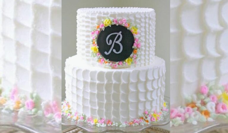 Textured Buttercream with Fondant Chalkboard Plaque