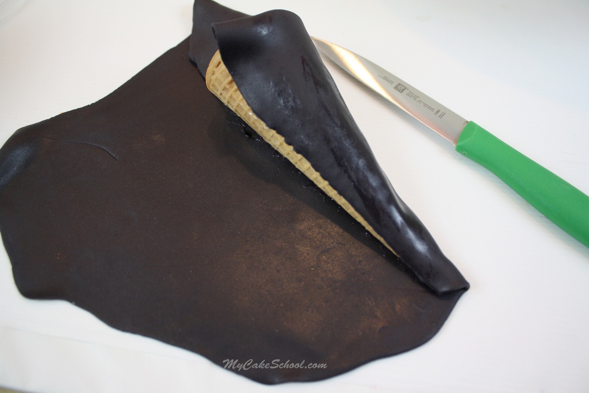 The PERFECT Halloween Cake Tutorial, featuring a witch hat cake topper and witch hat decorations! MyCakeSchool.com Witch Hats!- A Halloween Blog tutorial by MyCakeSchool.com!
