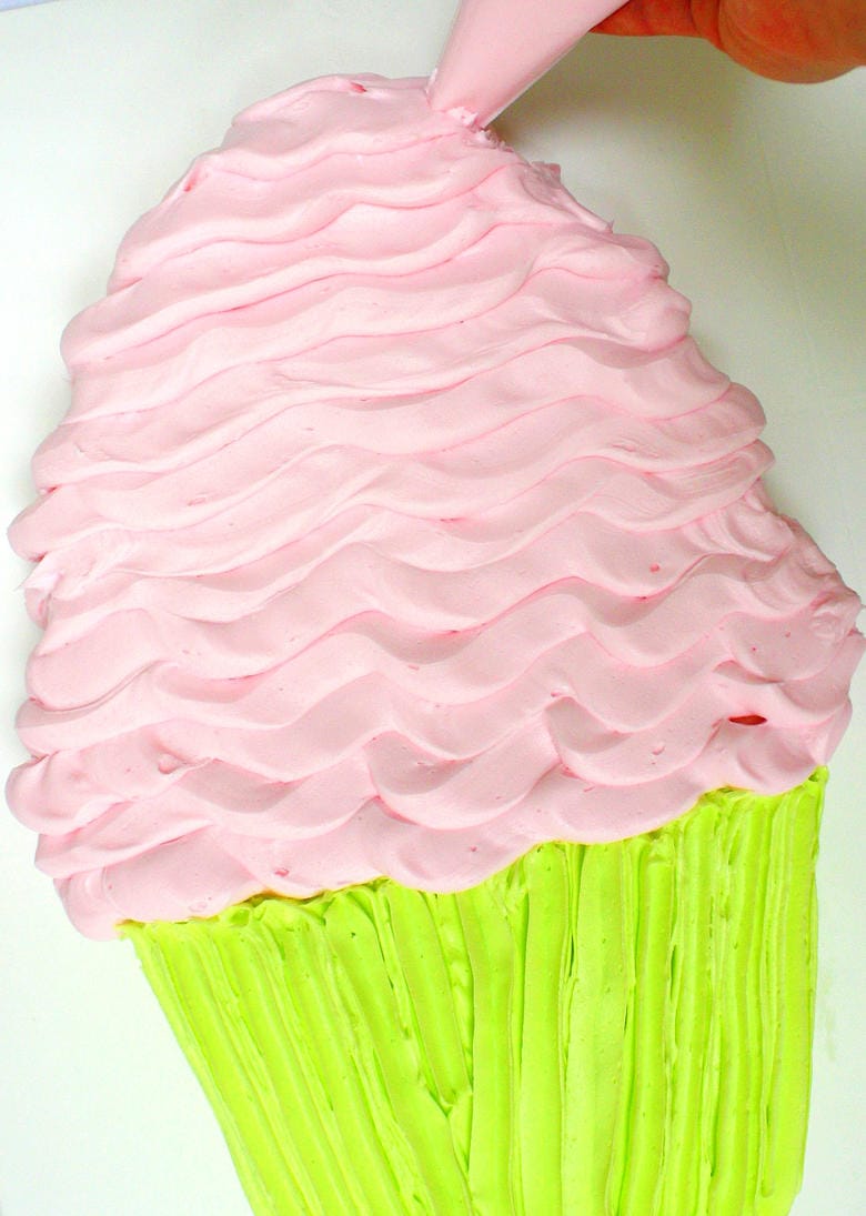 Adorable Cupcake Sheet Cake Tutorial by MyCakeSchool.com! Easy enough for beginner cake decorators!