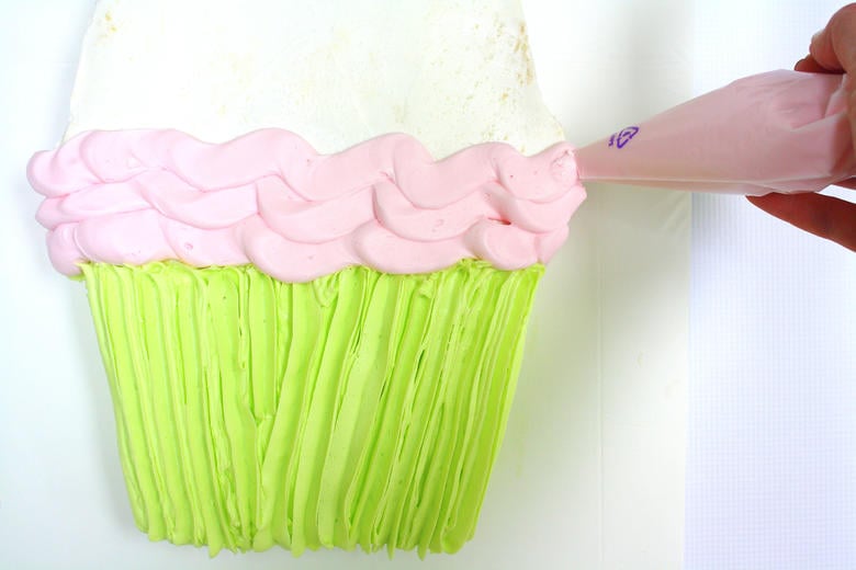 Adding Pink Buttercream to our Cupcake Sheet Cake! Free Tutorial.