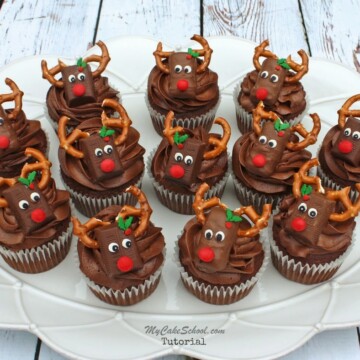 CUTE Reindeer Candy Bar Cupcakes! Learn to make them in our free video tutorial! Perfect for Christmas parties, and easy enough for kids to help!