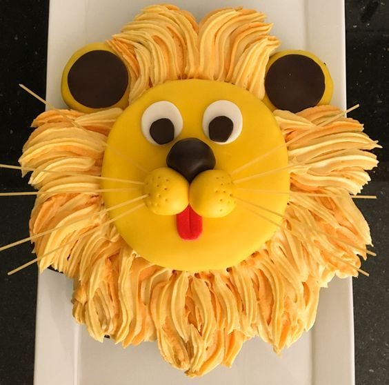 CUTE Lion Cupcake Cake Tutorial by Mish Mash of Loves (featured on MyCakeSchool.com)