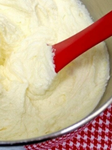 Lemon Buttercream Frosting Recipe