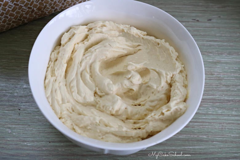 This DELICIOUS Irish Cream mousse cake filling is so easy to make! Easy and Delicious Baileys Irish Cream Mousse Filling!