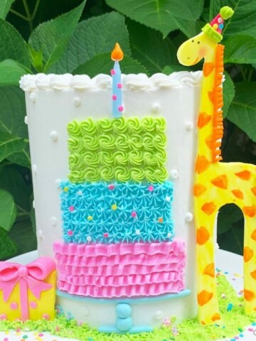 Sweet Giraffe and Birthday Cake- A Free Cake Decorating Tutorial