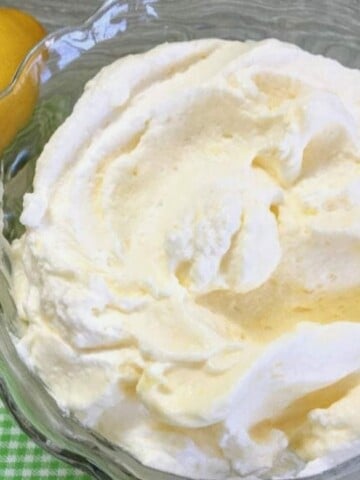 Lemon Whipped Cream Filling for cakes and cupcakes!