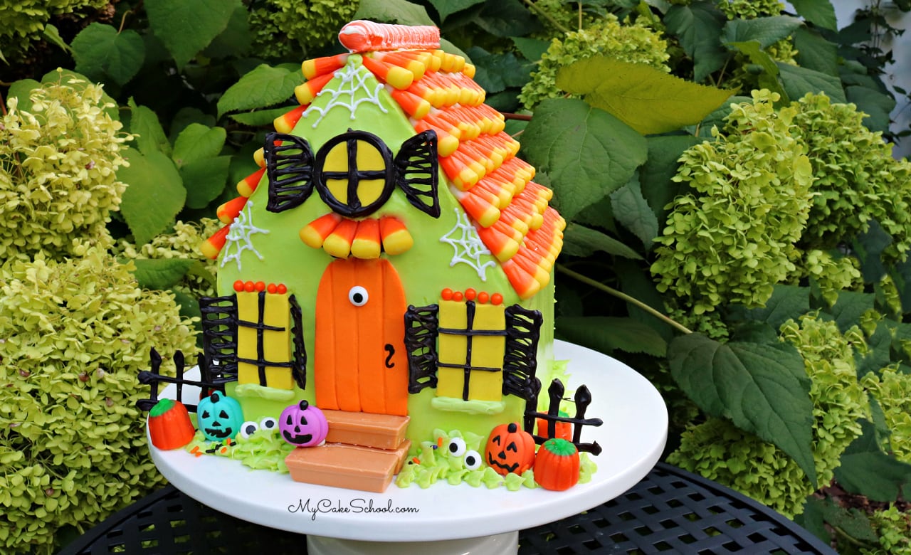 This candy Haunted House Cake is so much fun for Halloween parties! This candy Haunted House Cake is so much fun for Halloween parties!
