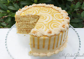 Delicious Apple Toffee Caramel Cake with Cinnamon Cream Cheese Frosting