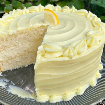 Delicious Lemon Cheesecake Cake