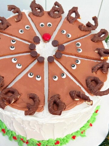 Easy Buttercream Reindeer Cake