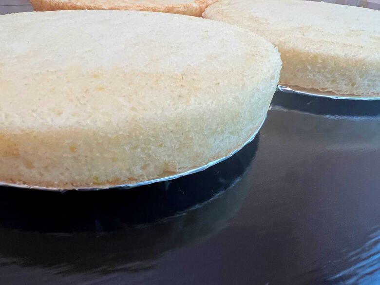 Lemon Mascarpone Cake Layers