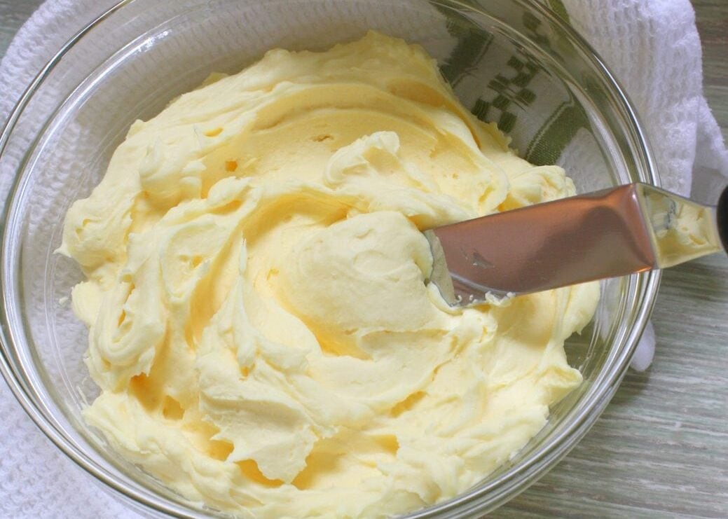 Easy and delicious Orange Cream Filling.